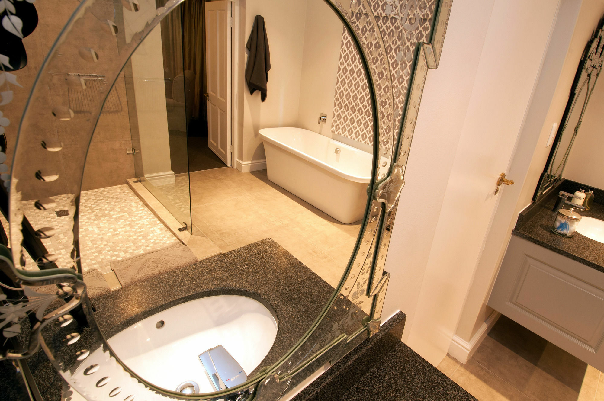 8A Grahamstown By The Oyster Collection Hotel Buitenkant foto